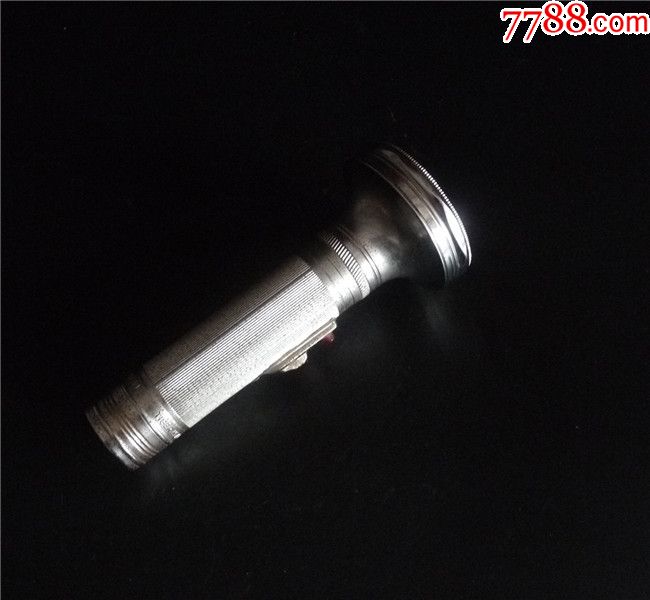 老手电筒里的光阴
